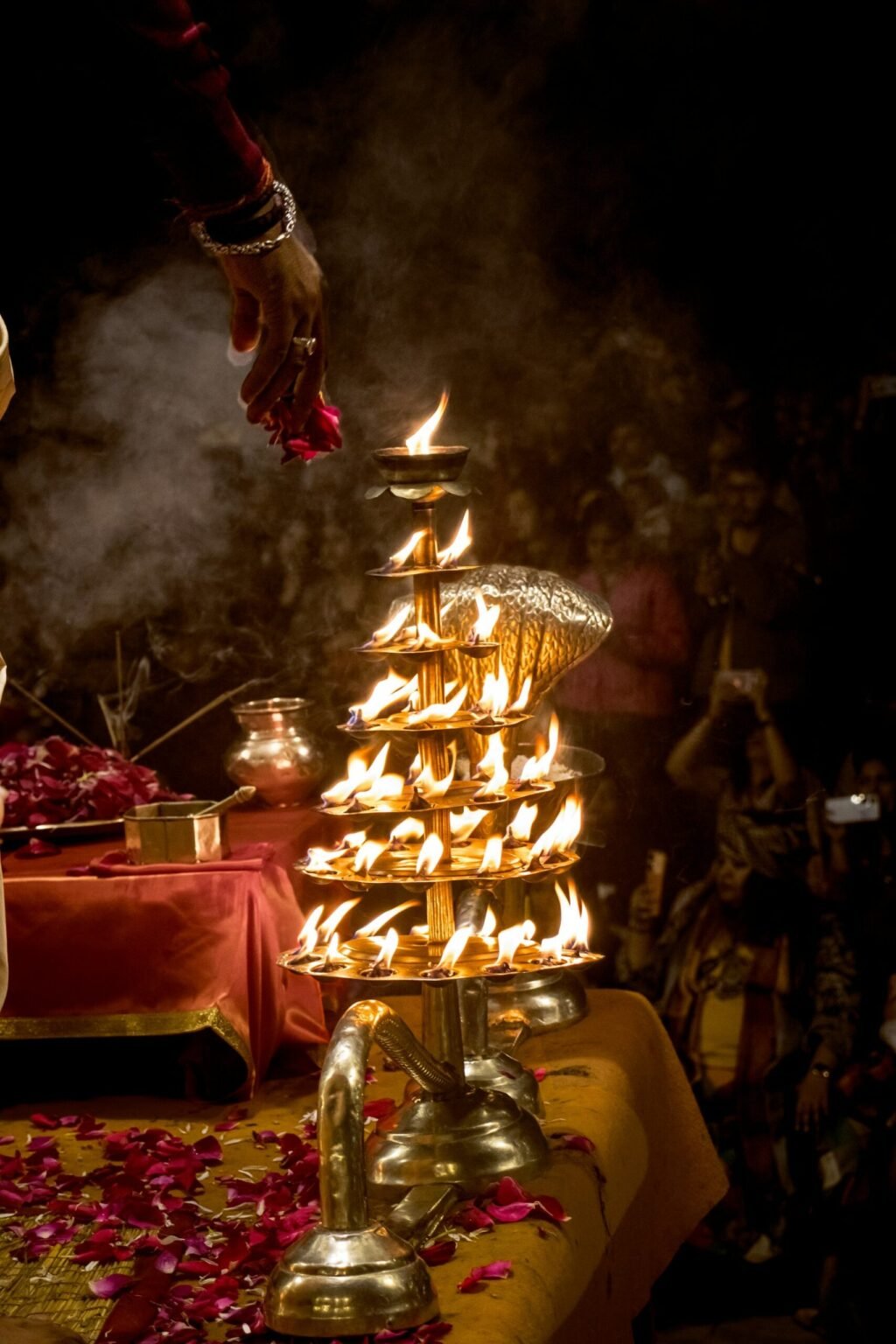 Tiered brass lamp with many flames